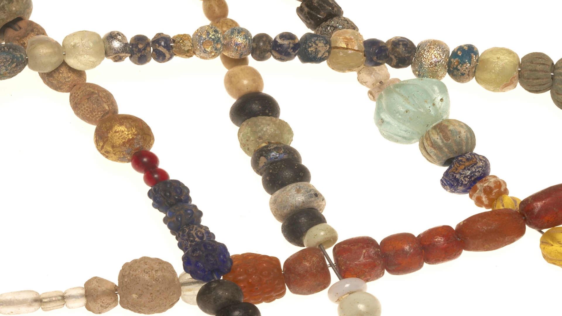 Vai alla pagina I gioielli in vetro del Civico Museo Archeologico di Milano